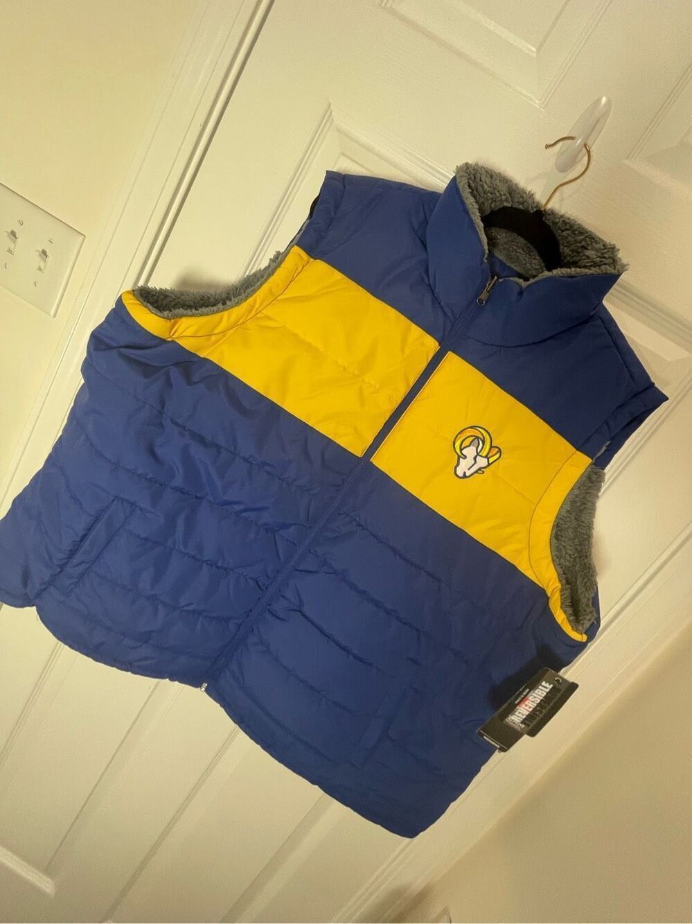 Los Angeles Rams women’s NWT reversible vest 4X NFL Team Apparel